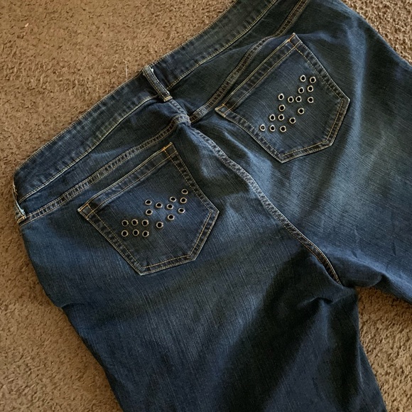 Beautiful Torrid Jeans size 16 - Picture 6 of 7